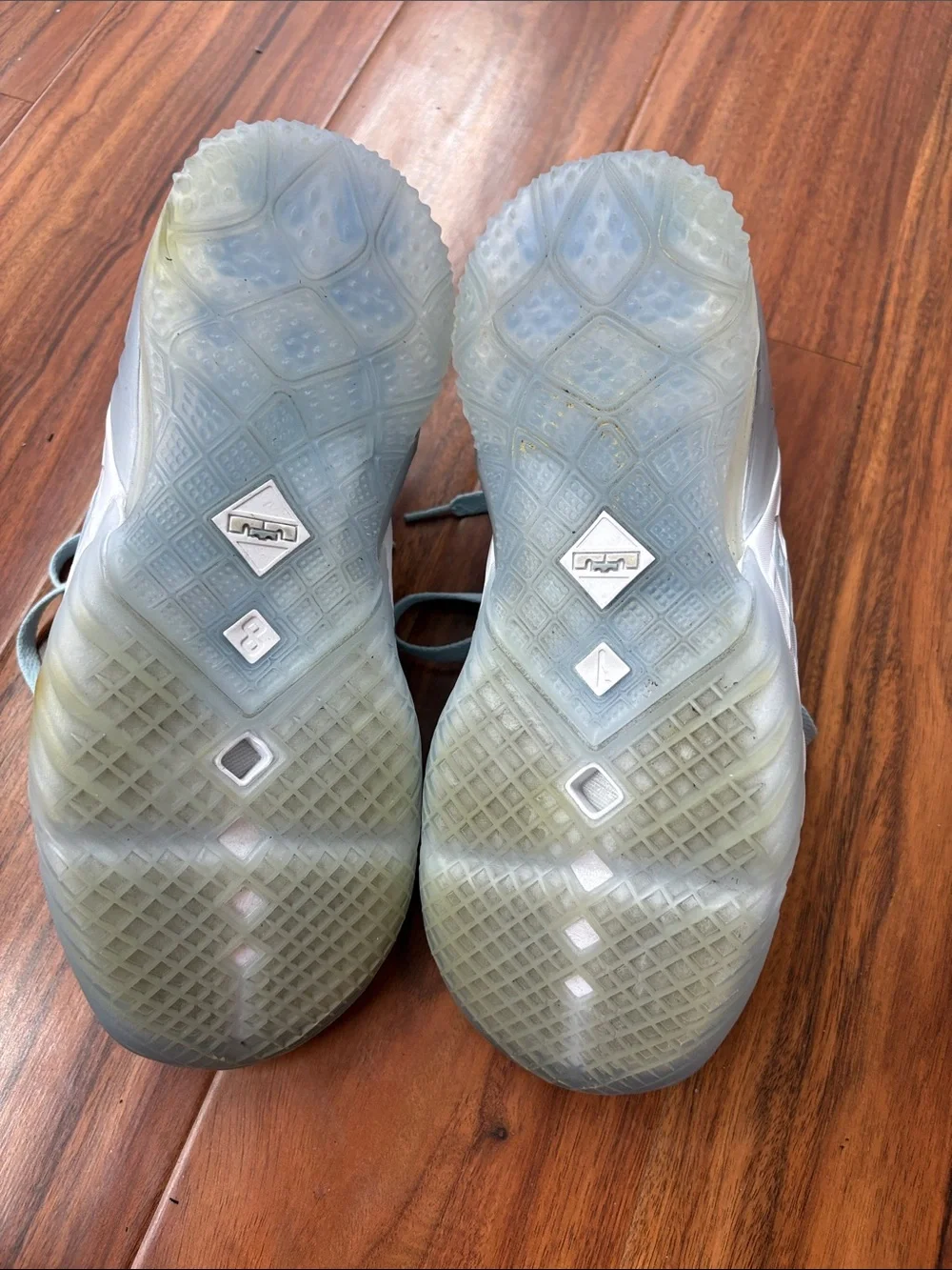 Nike‎ LeBron 18 Blue Tint Sneakers boys 6y
